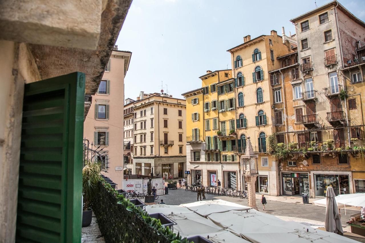 Aurelia Luxury - Piazza Delle Erbe Verona Exterior foto