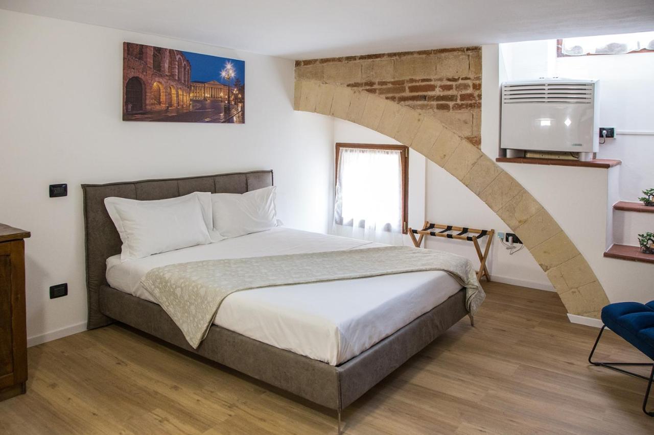 Aurelia Luxury - Piazza Delle Erbe Verona Exterior foto