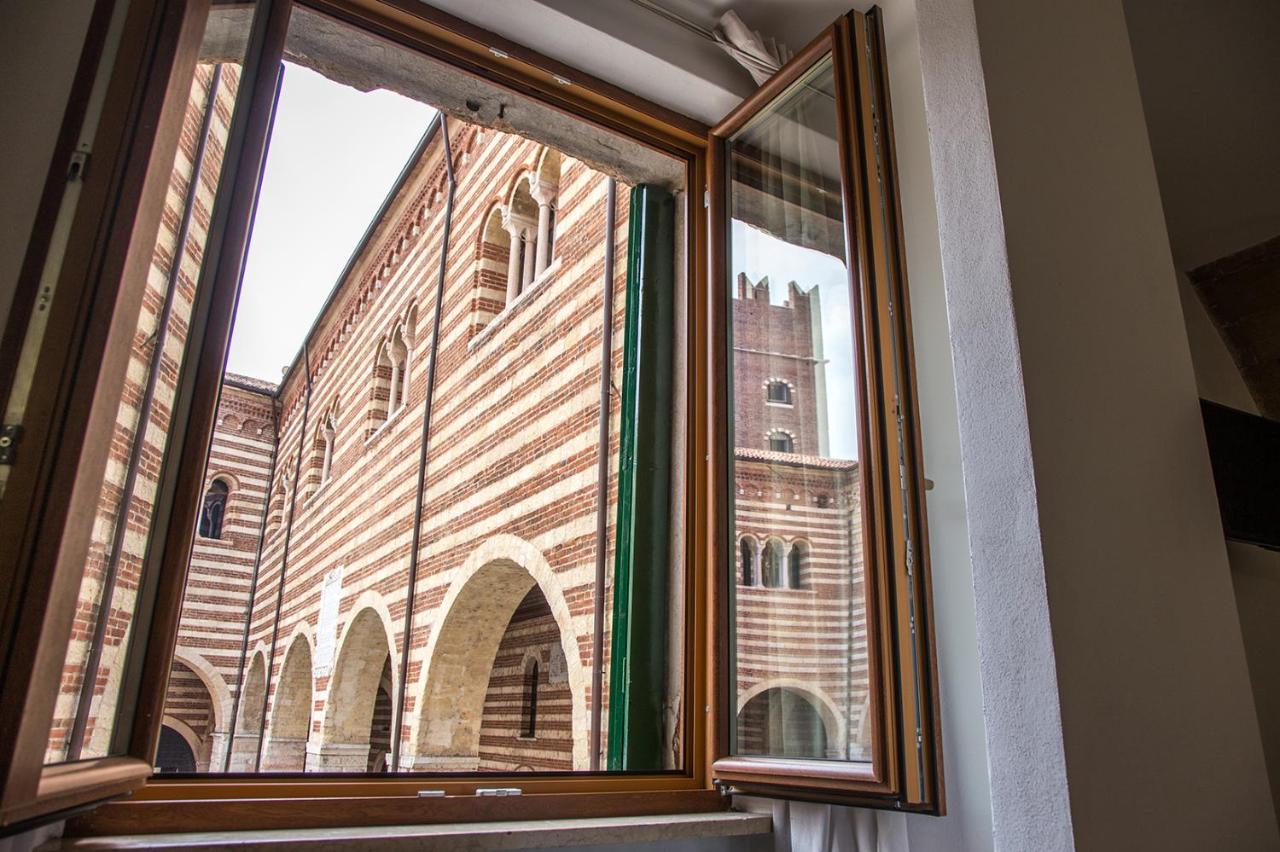 Aurelia Luxury - Piazza Delle Erbe Verona Exterior foto